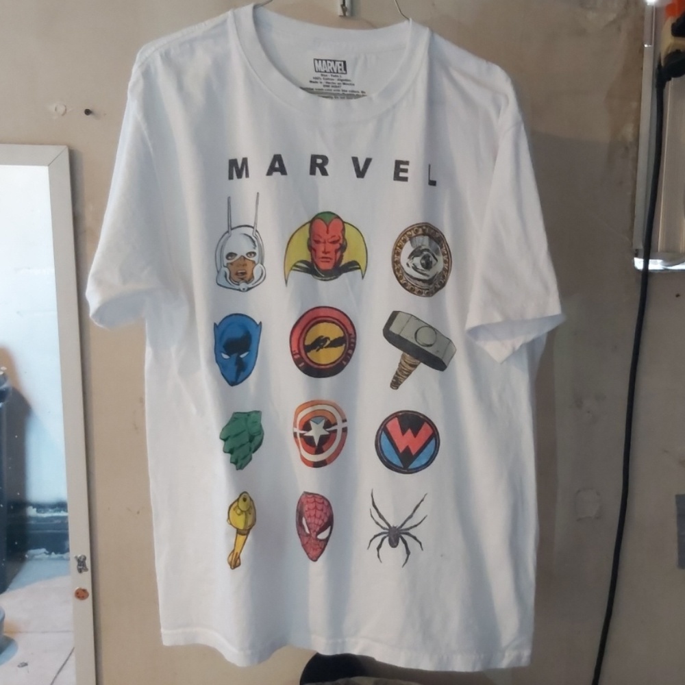 Marvel Mens large tee shirt